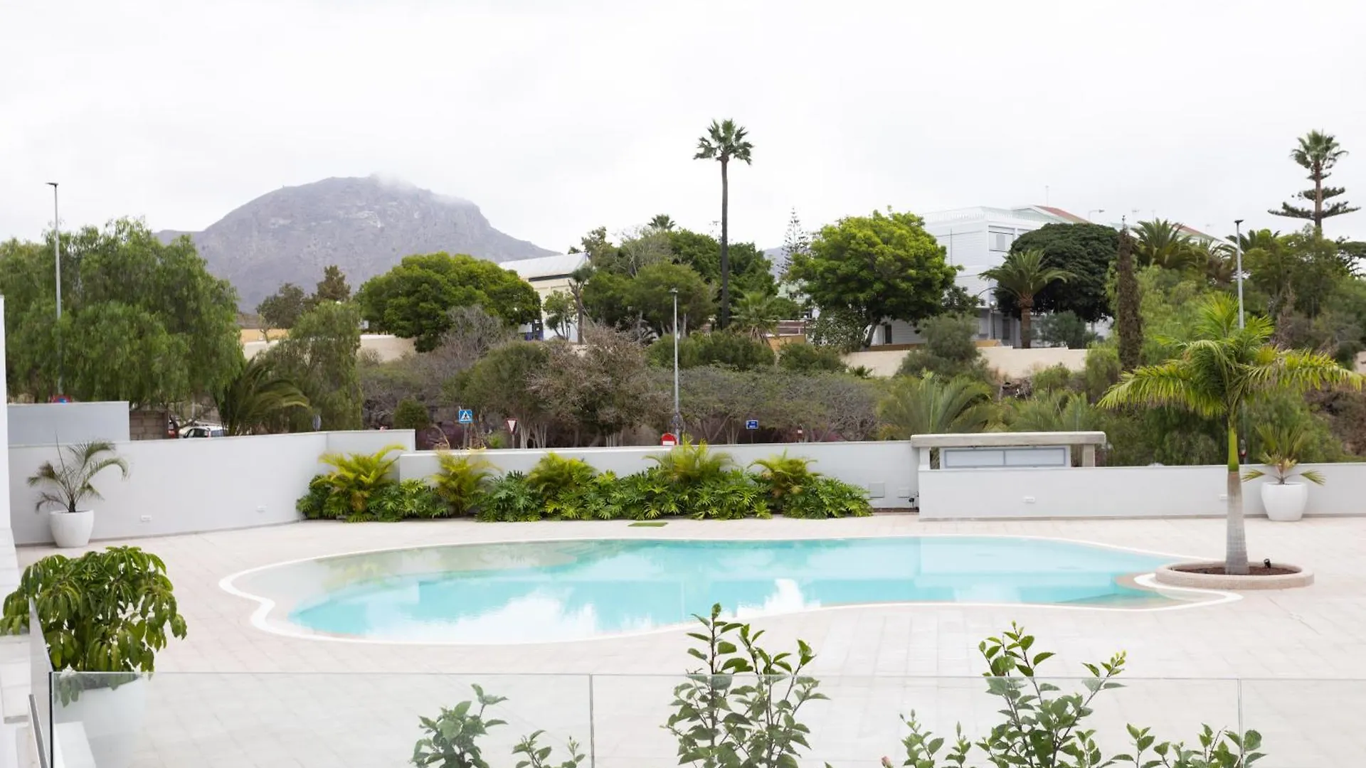 Apartment Home2Book Relaxing Poolside Escape, Arona Arona